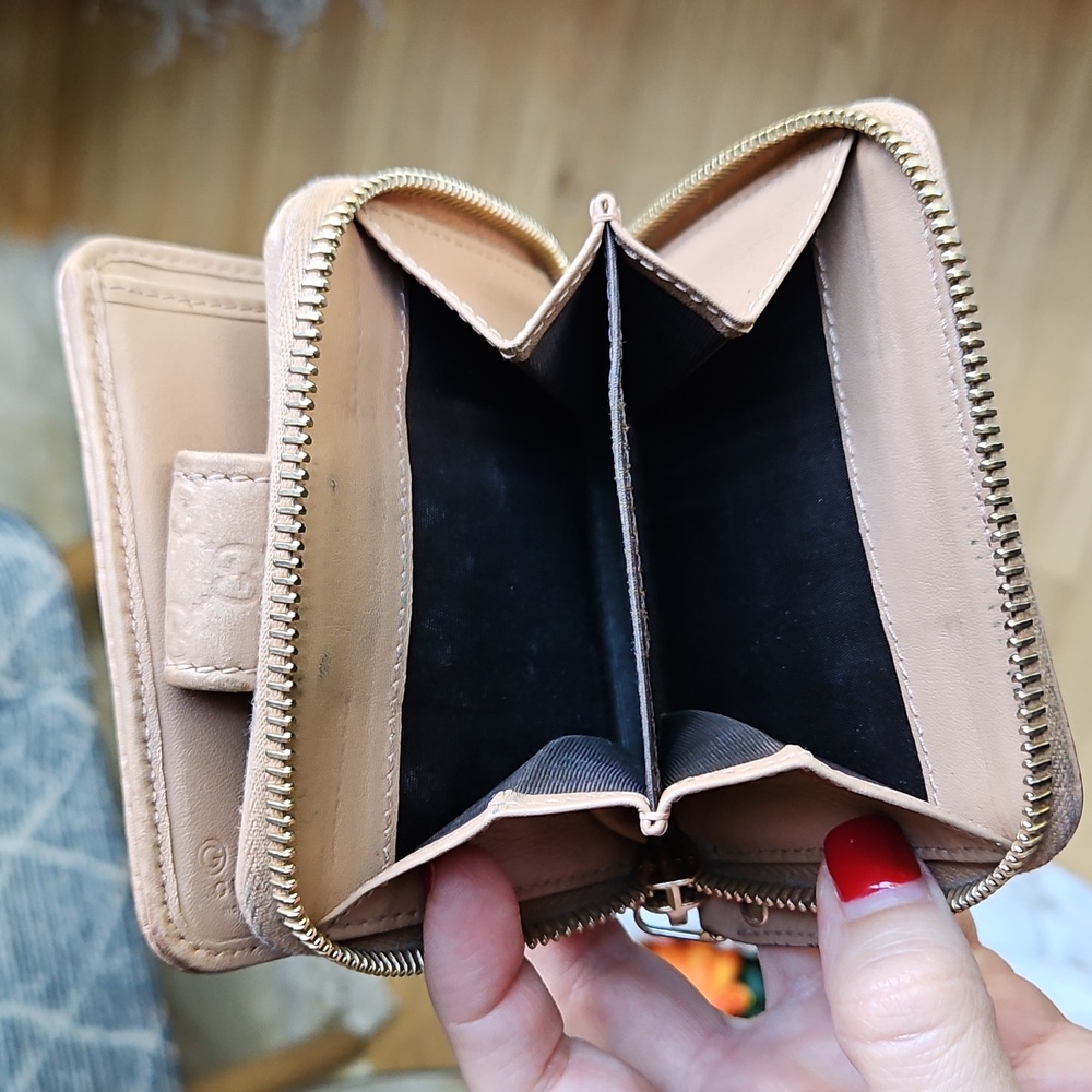 GUCCI GG Micro Guccissima Leather Compact Zip Around Wallet Nude Color - Picture 9 of 16
